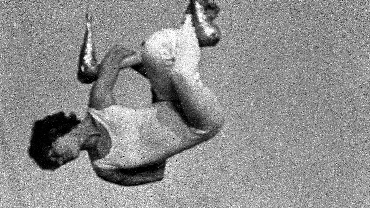 acrobat swing on a trapeze 