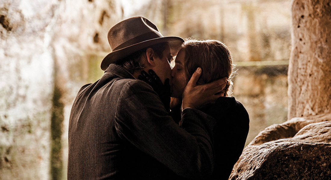 Martin and his love interest Elena (Jessica Cressy) share a kiss.