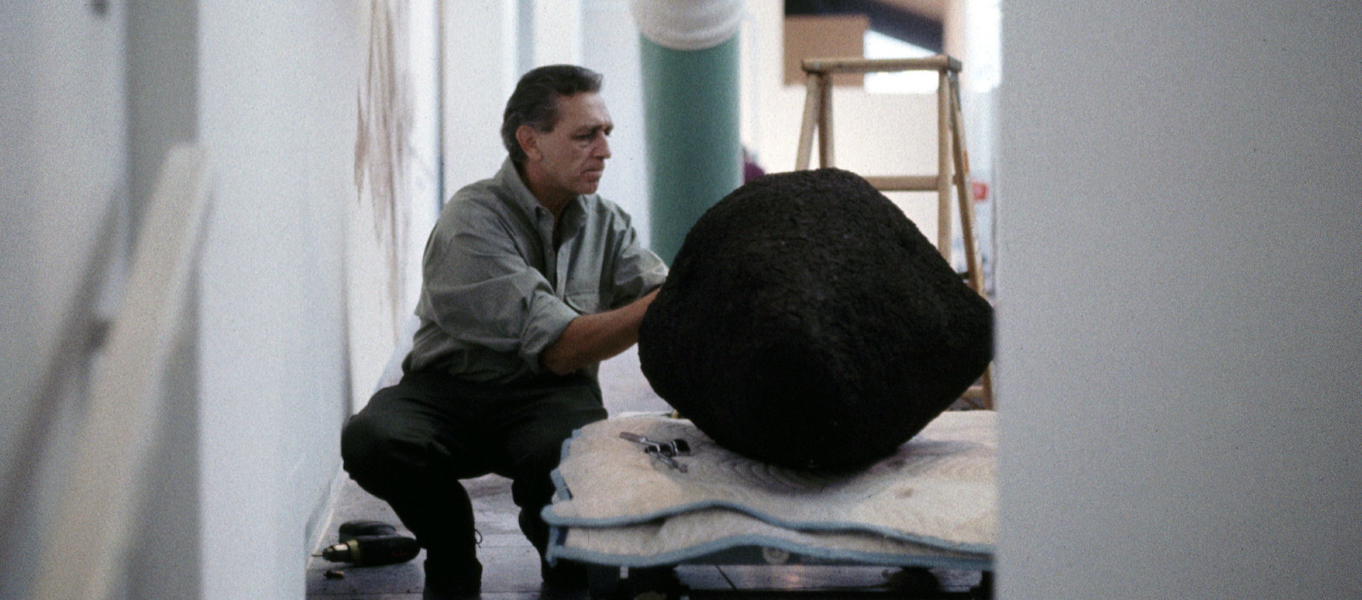 Artist Jimmie Durham installs the work The Banks of the Ohio at the Wexner Center in 1992